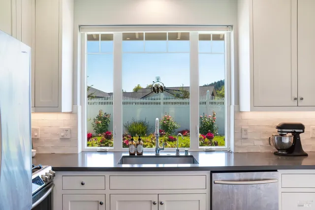 $1,750,000 | 416-418 Royal Meadows Court, Santa Rosa, CA 95404