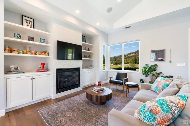 $1,750,000 | 416-418 Royal Meadows Court, Santa Rosa, CA 95404