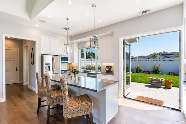 $1,750,000 | 416-418 Royal Meadows Court, Santa Rosa, CA 95404