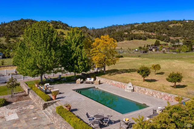 $1,750,000 | 416-418 Royal Meadows Court, Santa Rosa, CA 95404