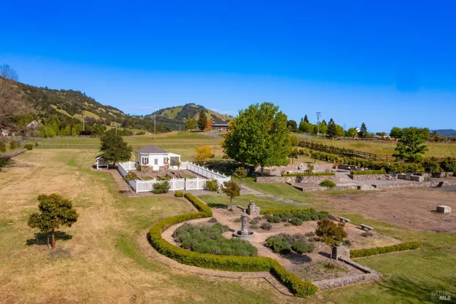 $1,750,000 | 416-418 Royal Meadows Court, Santa Rosa, CA 95404