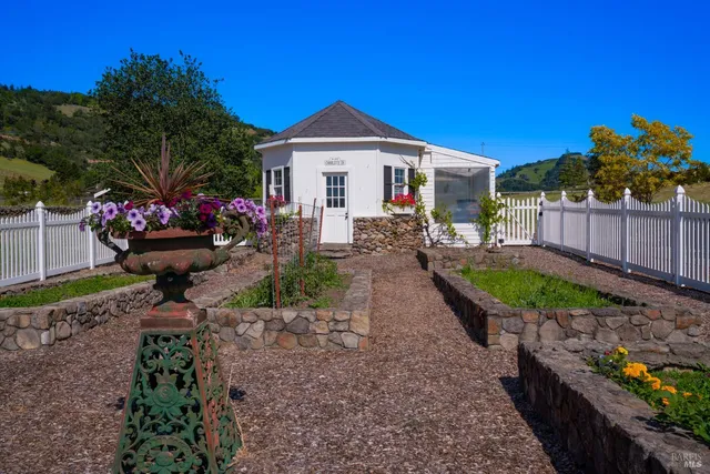 $1,750,000 | 416-418 Royal Meadows Court, Santa Rosa, CA 95404