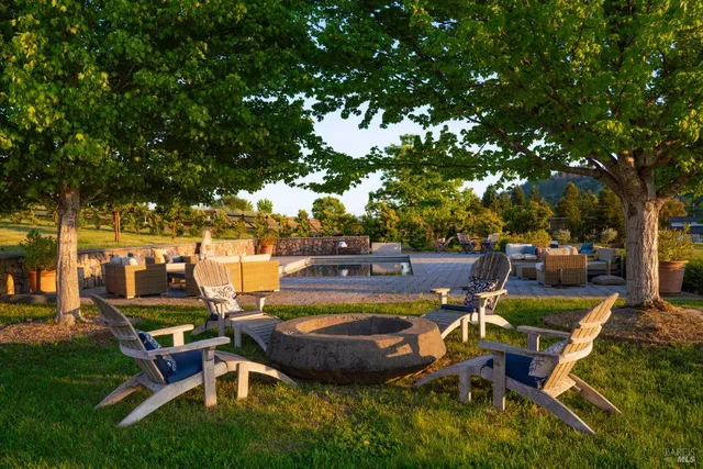 $1,750,000 | 416-418 Royal Meadows Court, Santa Rosa, CA 95404