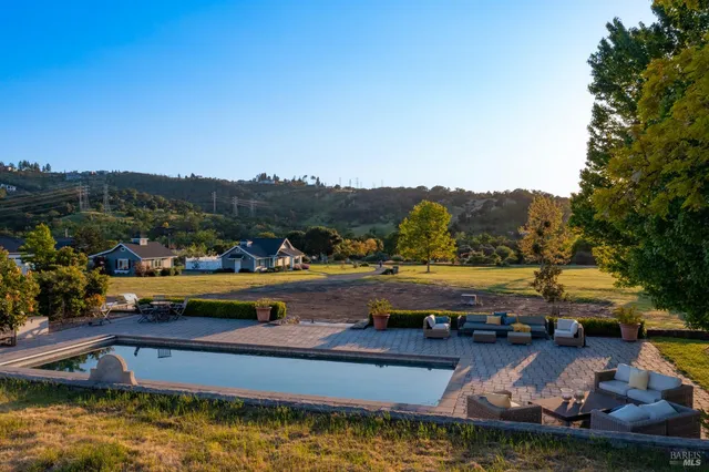 $1,750,000 | 416-418 Royal Meadows Court, Santa Rosa, CA 95404