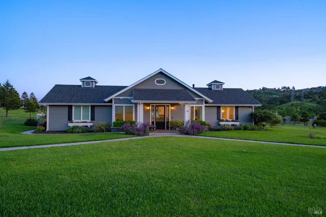 $1,750,000 | 416-418 Royal Meadows Court, Santa Rosa, CA 95404