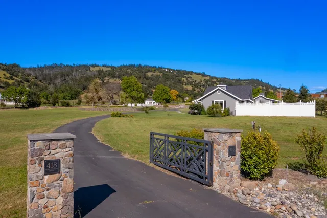 $1,750,000 | 416-418 Royal Meadows Court, Santa Rosa, CA 95404