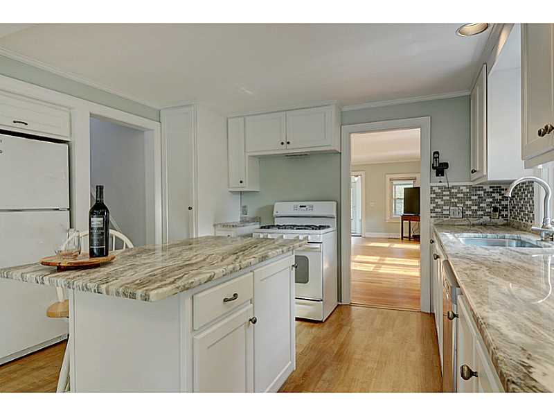50 Sowams Road Barrington, RI 02806 - Photo 4 of 21 Kitchen.