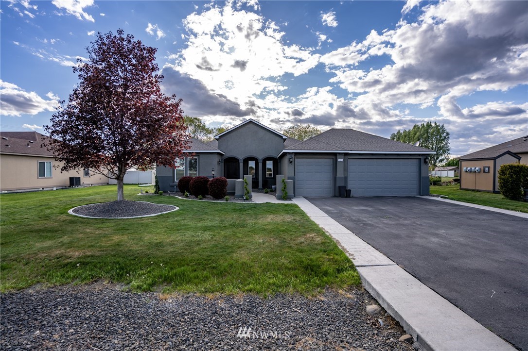 3028 Valley Road Northeast Moses Lake, WA 98837 - Photo 1 of 40 Gallery Image 1