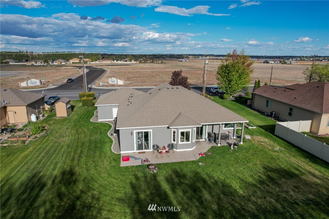 3028 Valley Road Northeast Moses Lake, WA 98837 - Photo 3 of 40 Gallery Image 3