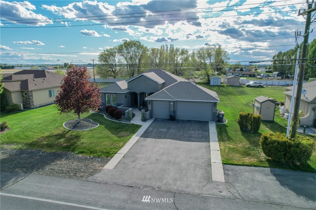 3028 Valley Road Northeast Moses Lake, WA 98837 - Photo 4 of 40 Gallery Image 4