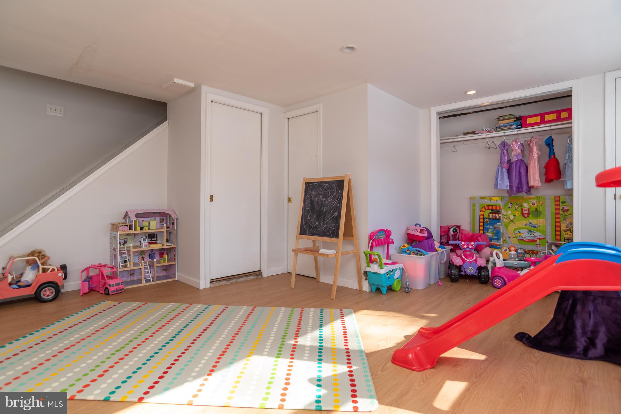 12326 Wyndom Road Philadelphia, PA 19154 - Photo 19 of 24 Gallery Image 19