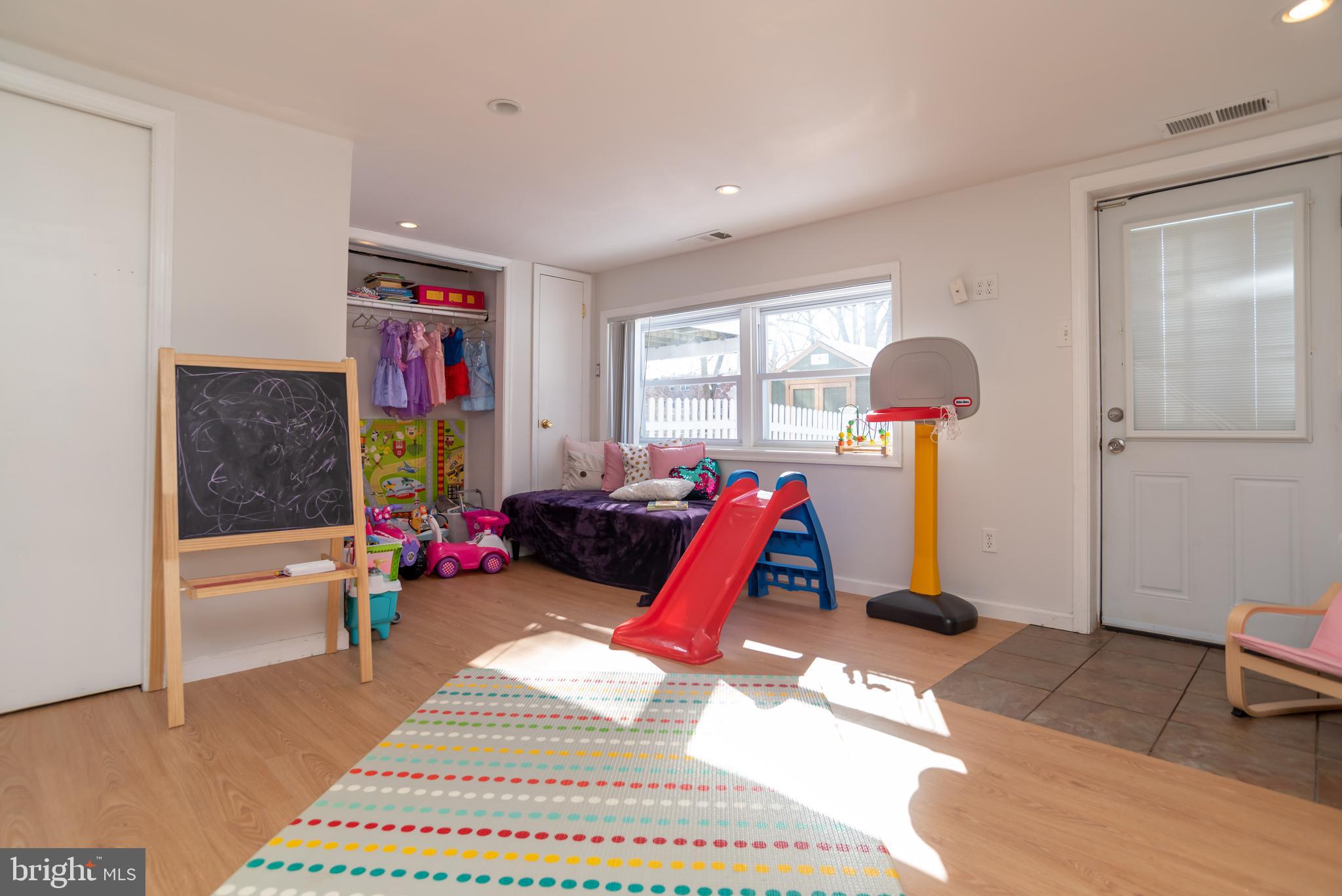 12326 Wyndom Road Philadelphia, PA 19154 - Photo 20 of 24 Gallery Image 20