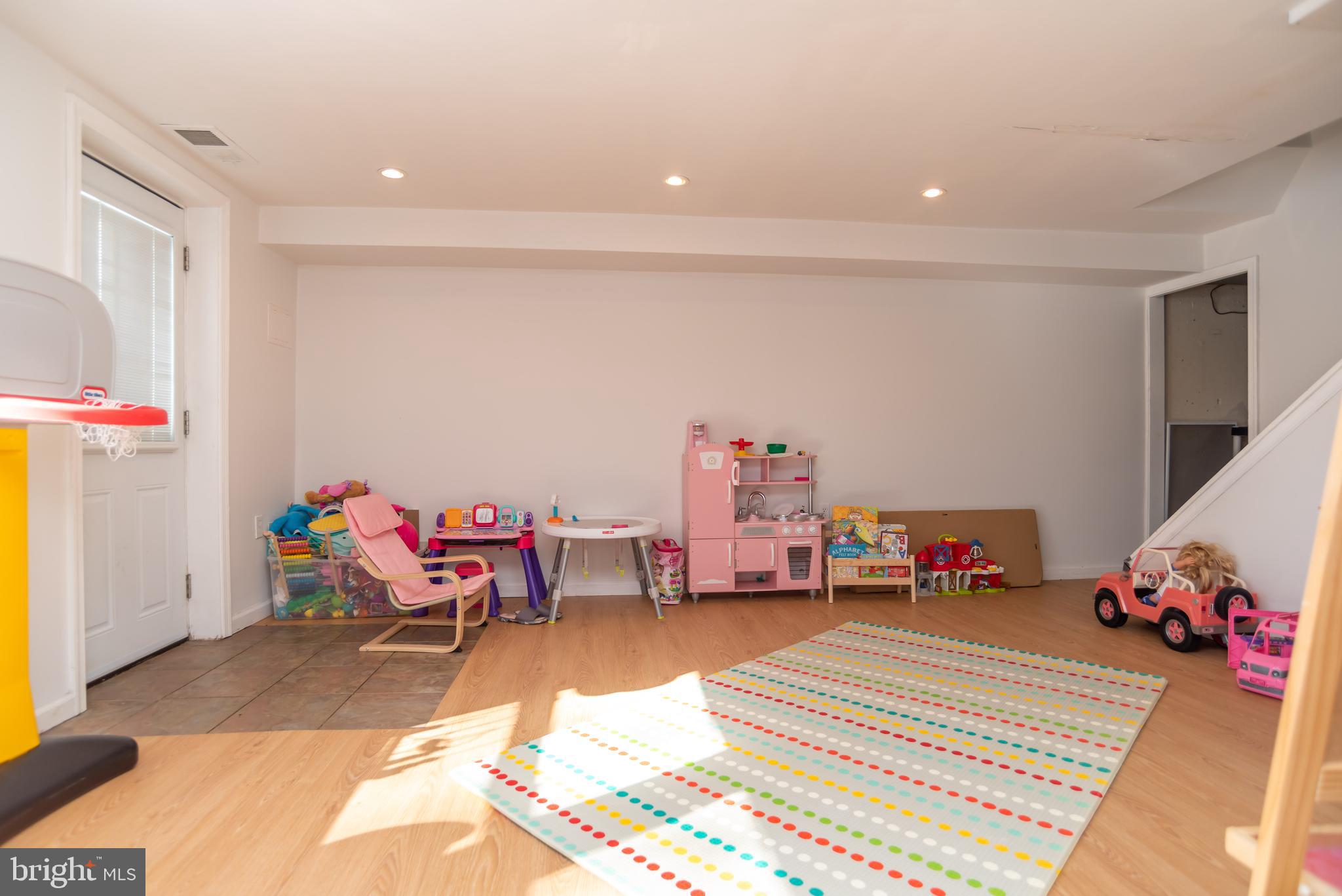 12326 Wyndom Road Philadelphia, PA 19154 - Photo 21 of 24 Gallery Image 21