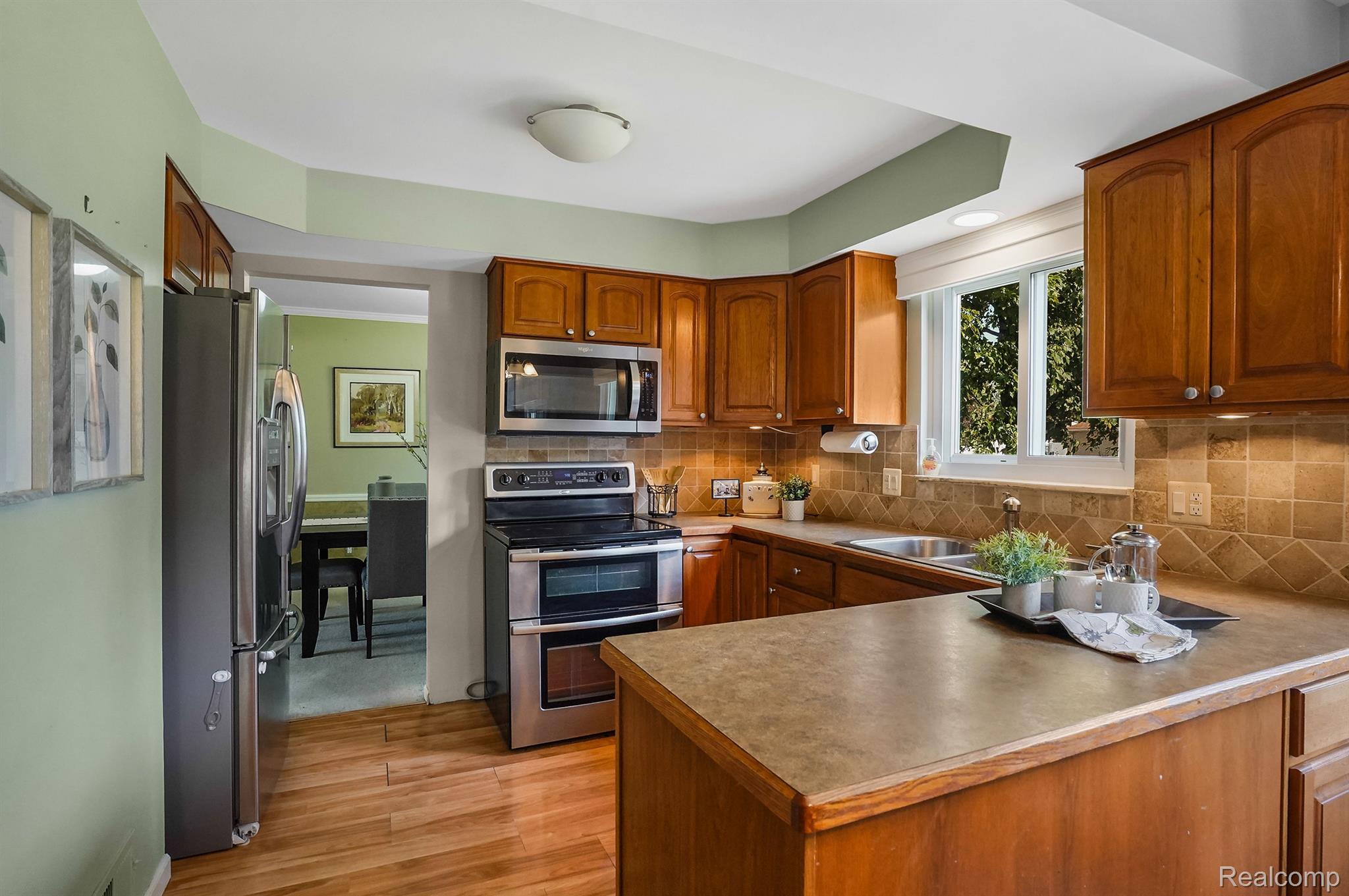 43971 Arlington Road Canton, MI 48187 - Photo 10 of 21 Gallery Image 10