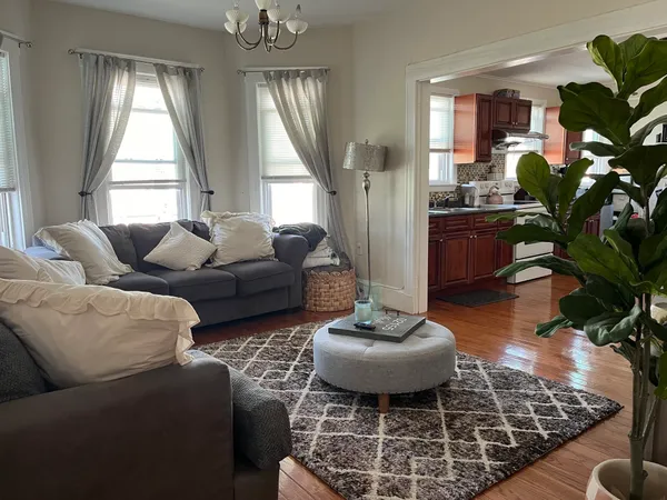 $3,200 | 180 Fellsway West, Unit 3, Medford, MA 02155
