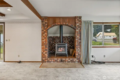$489,999 | 410 1st Street, Easton, WA 98925