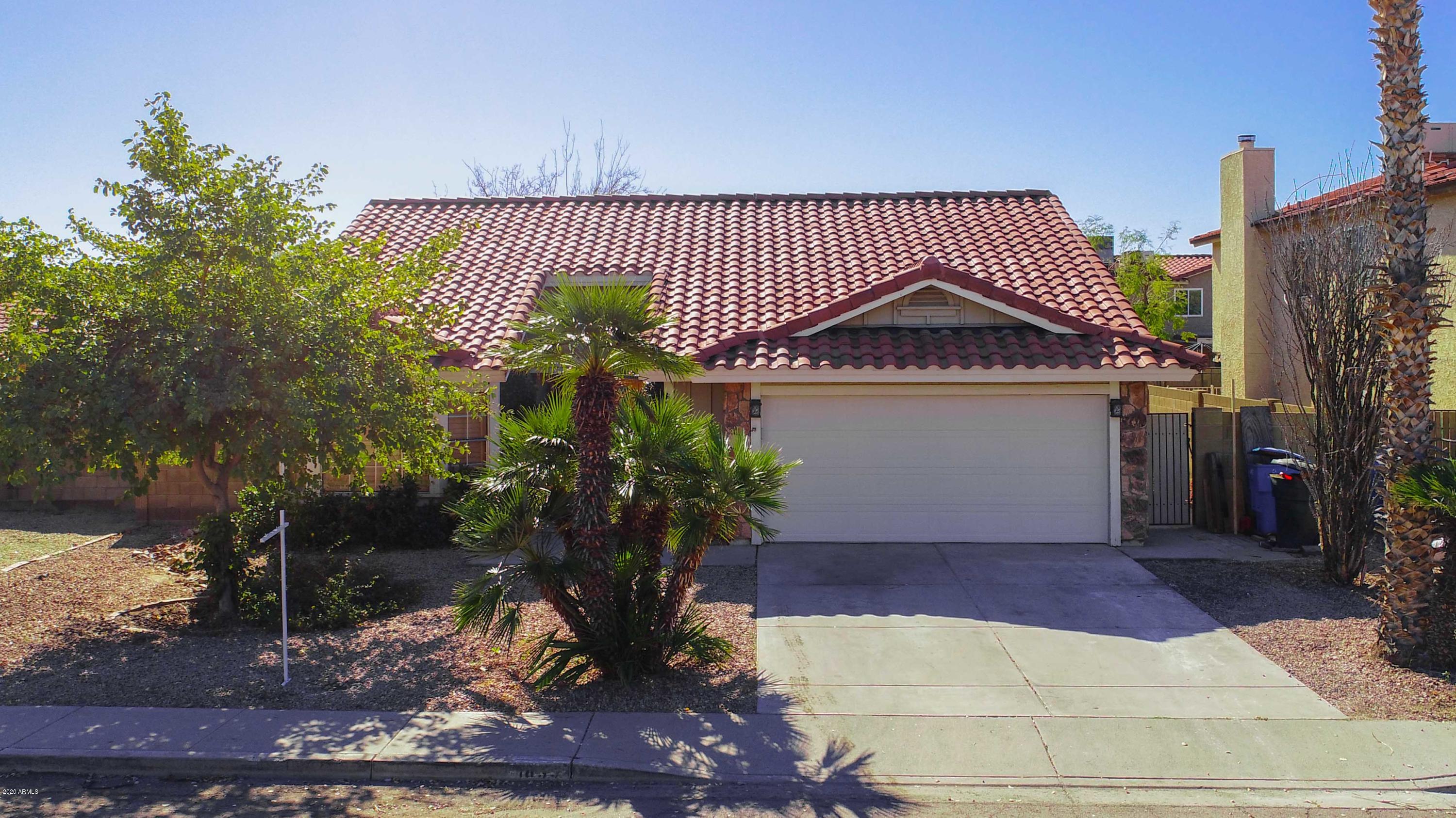1833 East Hearn Road Phoenix, AZ 85022 - Photo 2 of 23 1833_E_Hearn_Rd_(8_of_54)