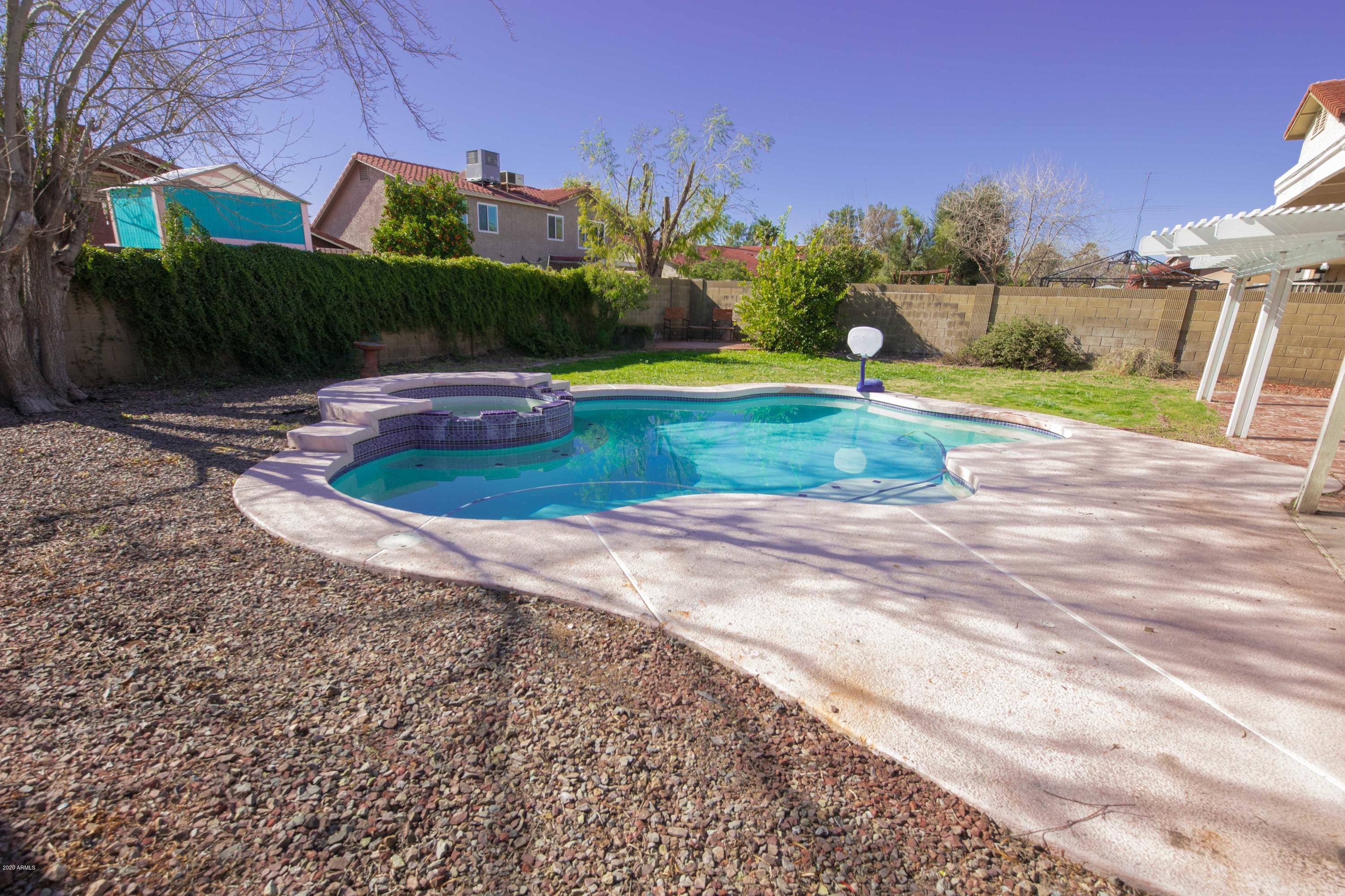 1833 East Hearn Road Phoenix, AZ 85022 - Photo 5 of 23 1833_E_Hearn_Rd_(6_of_54)