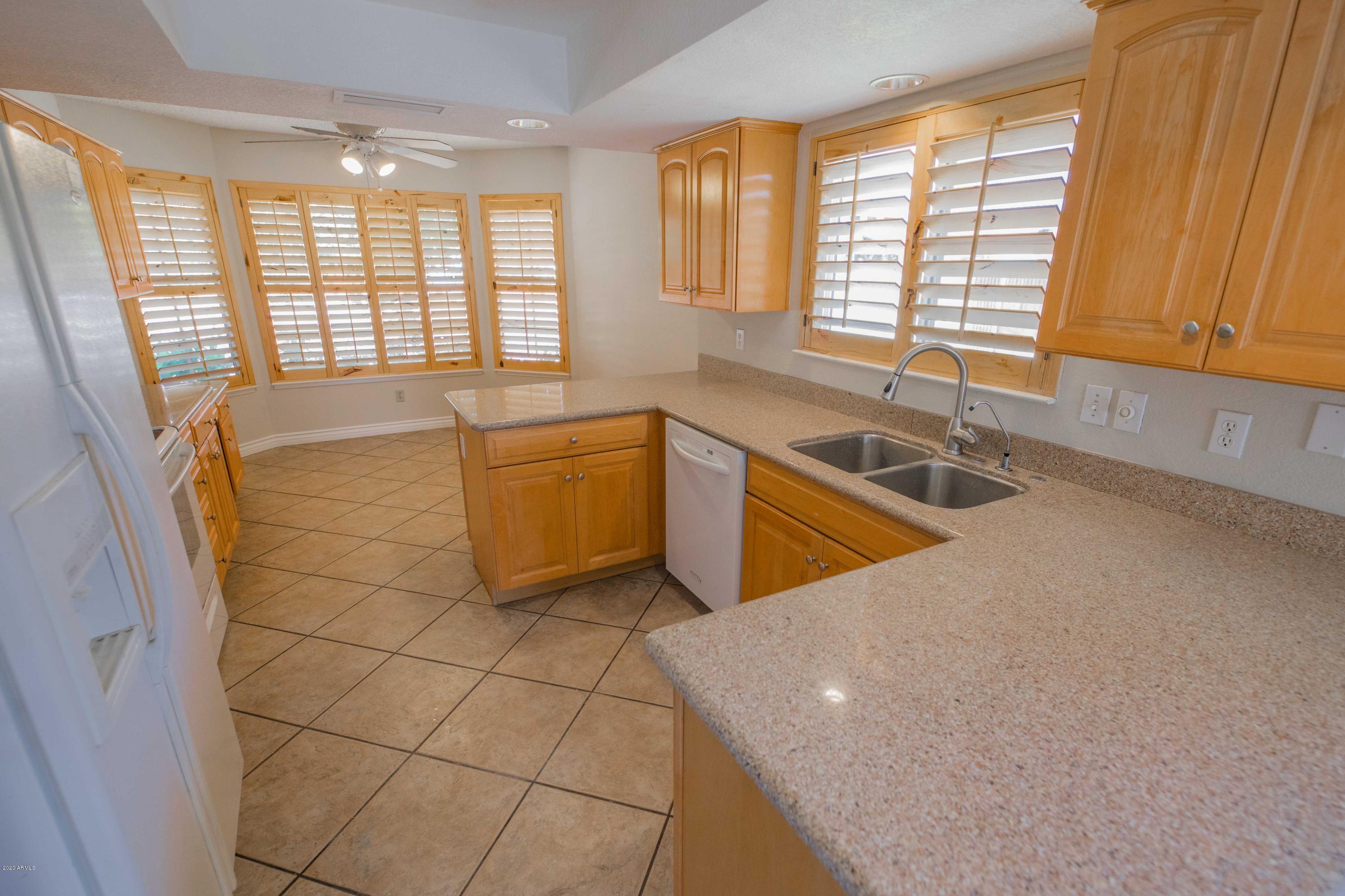 1833 East Hearn Road Phoenix, AZ 85022 - Photo 8 of 23 1833_E_Hearn_Rd_(47_of_54)