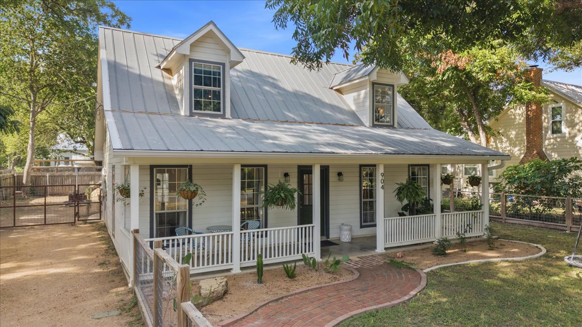 904 Spring Street Bastrop, TX 78602 - Photo 8 of 40