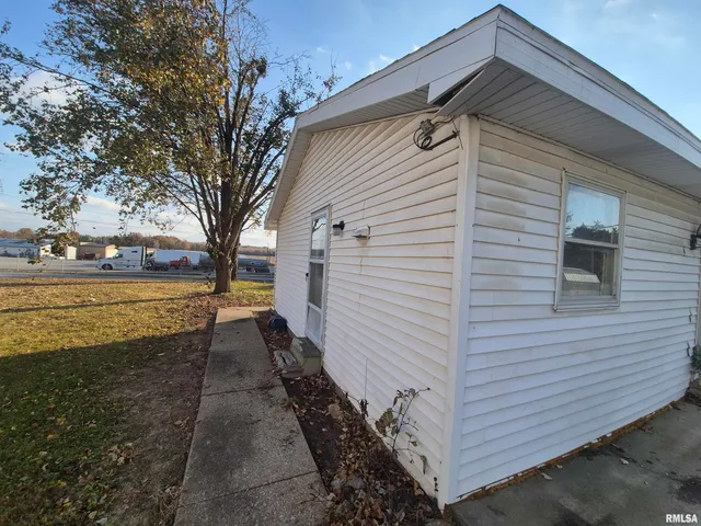 $85,000 | 802 Dillard Street, Eldorado, IL 62930