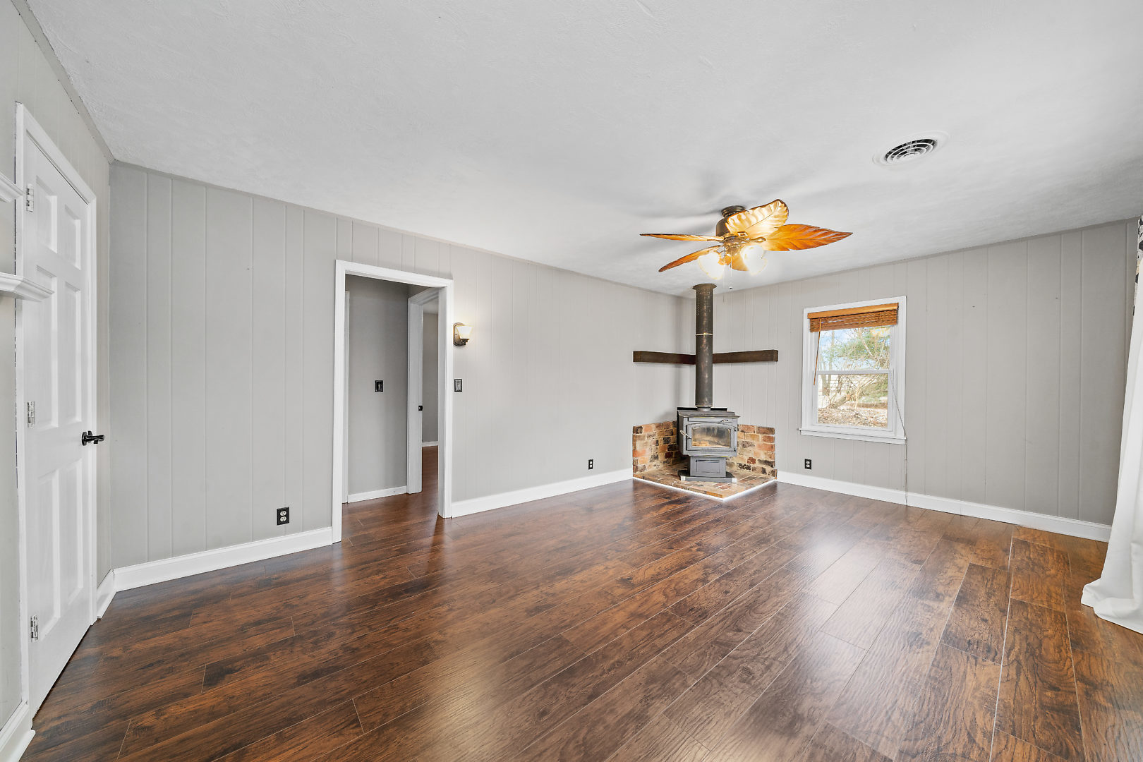 86 Bristol Ridge Road Bristol, IL 60512 - Photo 7 of 41 a view of a livingroom with wooden floor