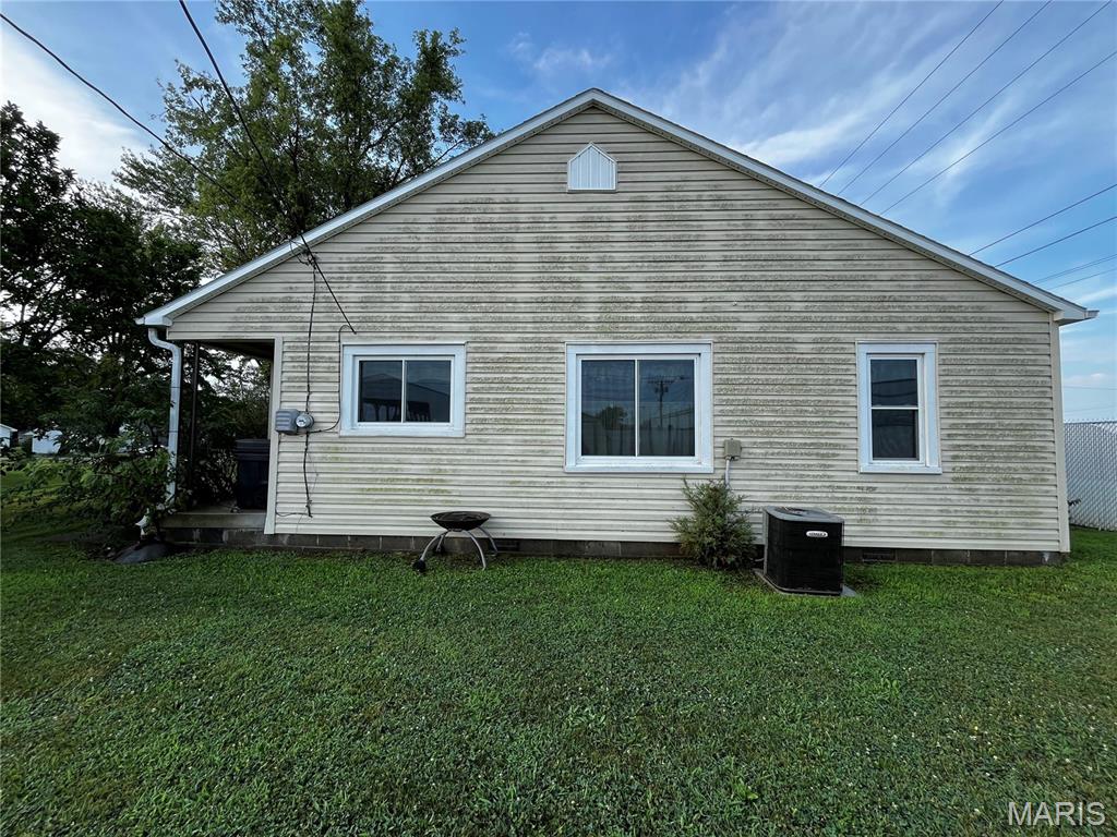 802 Summit Street Butler, MO 64730 - Photo 5 of 17 Gallery Image 5