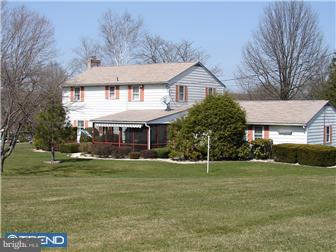 1035 Valley Road Telford, PA 18969 - Photo 3 of 12 Exterior Back