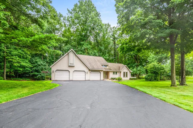 $479,000 | 3081 Big Timber Circle, Suamico, WI 54313