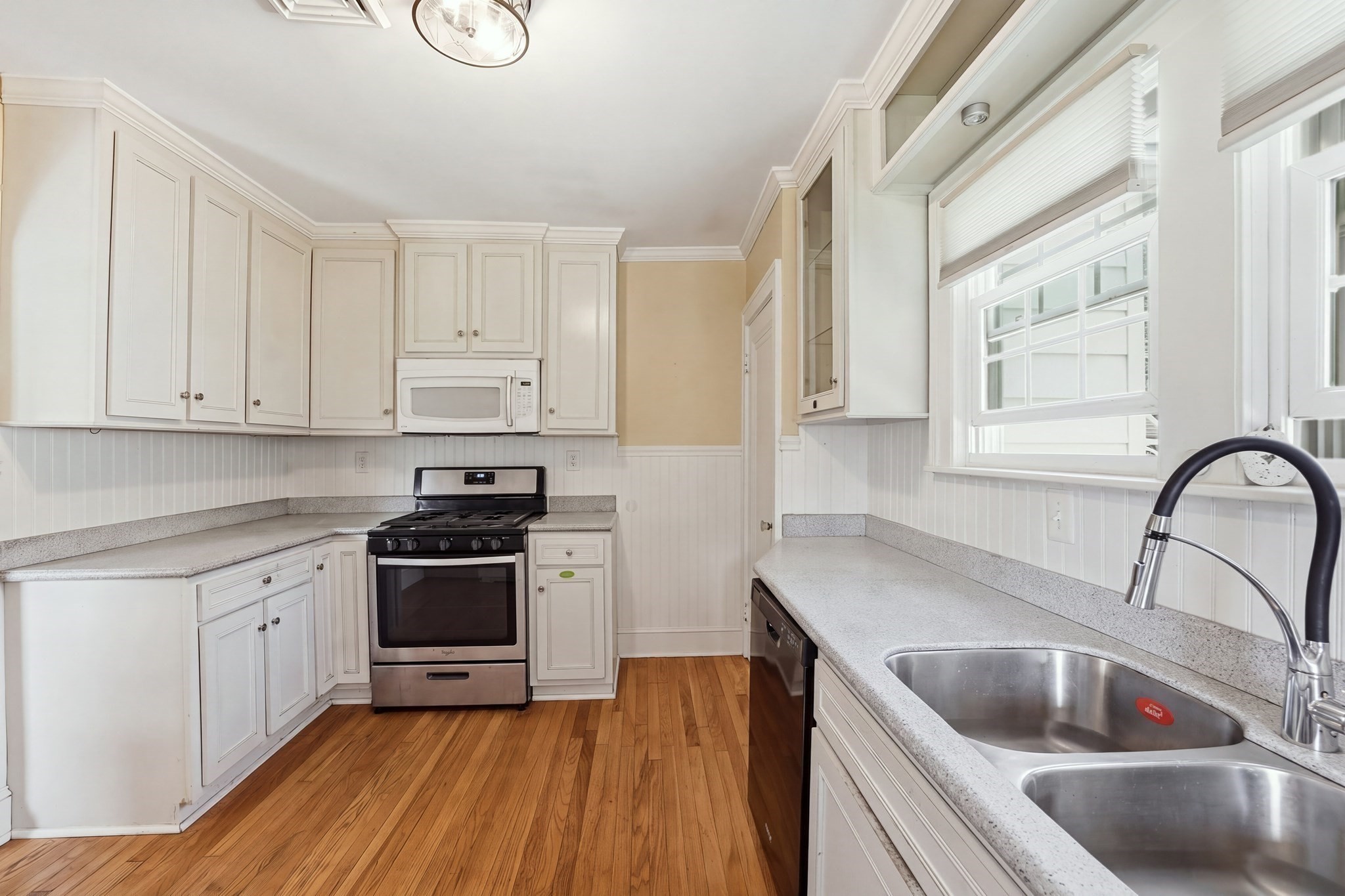 45 Bronson Terrace Springfield, MA 01108 - Photo 11 of 42 Gallery Image 11