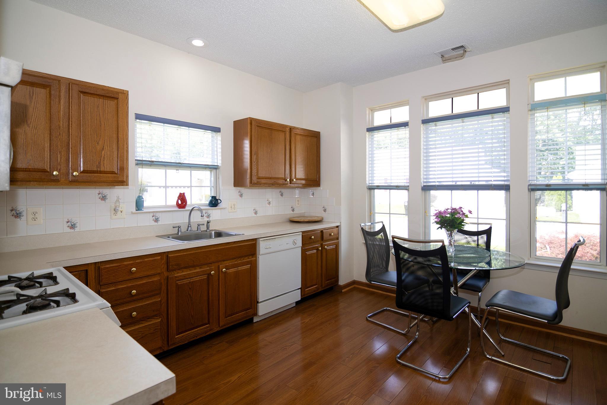 575 Riviera Drive Williamstown, NJ 08094 - Photo 29 of 46 Kitchen