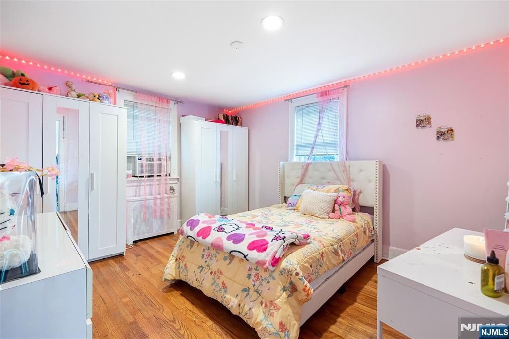 384 Woods Road Teaneck, NJ 07666 - Photo 12 of 17