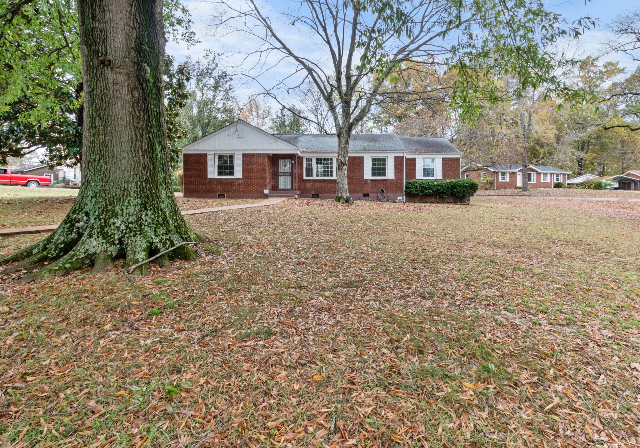 2007 Post Road Clarksville, TN 37043 - Photo 2 of 29 a front view of a house with garden