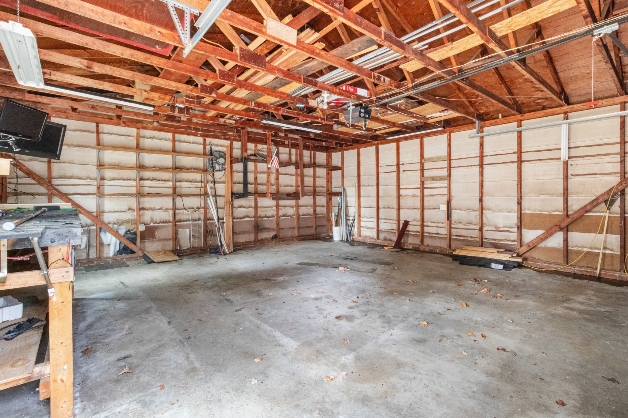 2007 Post Road Clarksville, TN 37043 - Photo 8 of 29 a view of empty room with windows