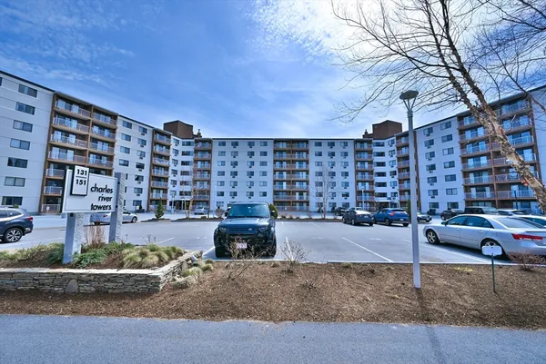 $499,900 | 151 Coolidge Avenue, Unit 413, Watertown, MA 02472
