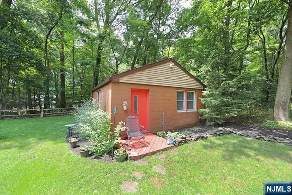 $4,500 | 87 Upper Saddle River Road, Montvale, NJ 07645