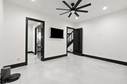 $1,950,000 | 561 Broken Bit Trail, Dripping Springs, TX 78620