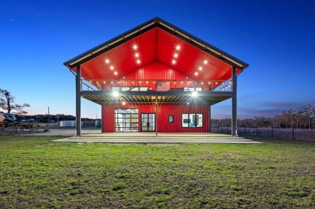 $1,950,000 | 561 Broken Bit Trail, Dripping Springs, TX 78620