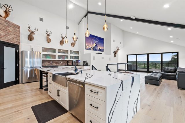 $1,950,000 | 561 Broken Bit Trail, Dripping Springs, TX 78620