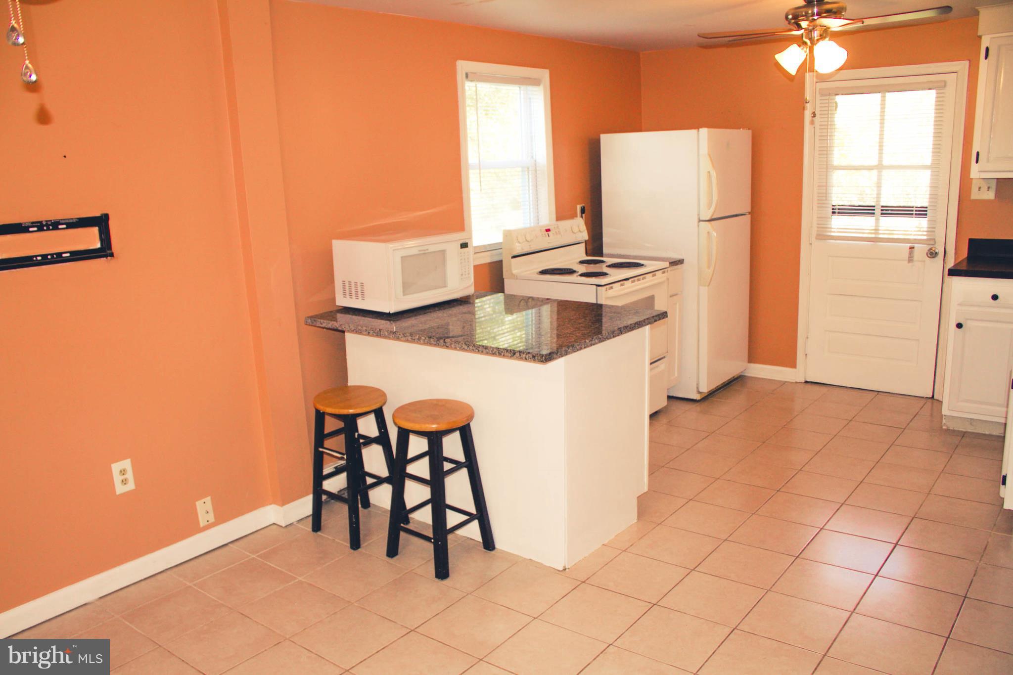 12268 Davis Road Remington, VA 22734 - Photo 17 of 31 Kitchen