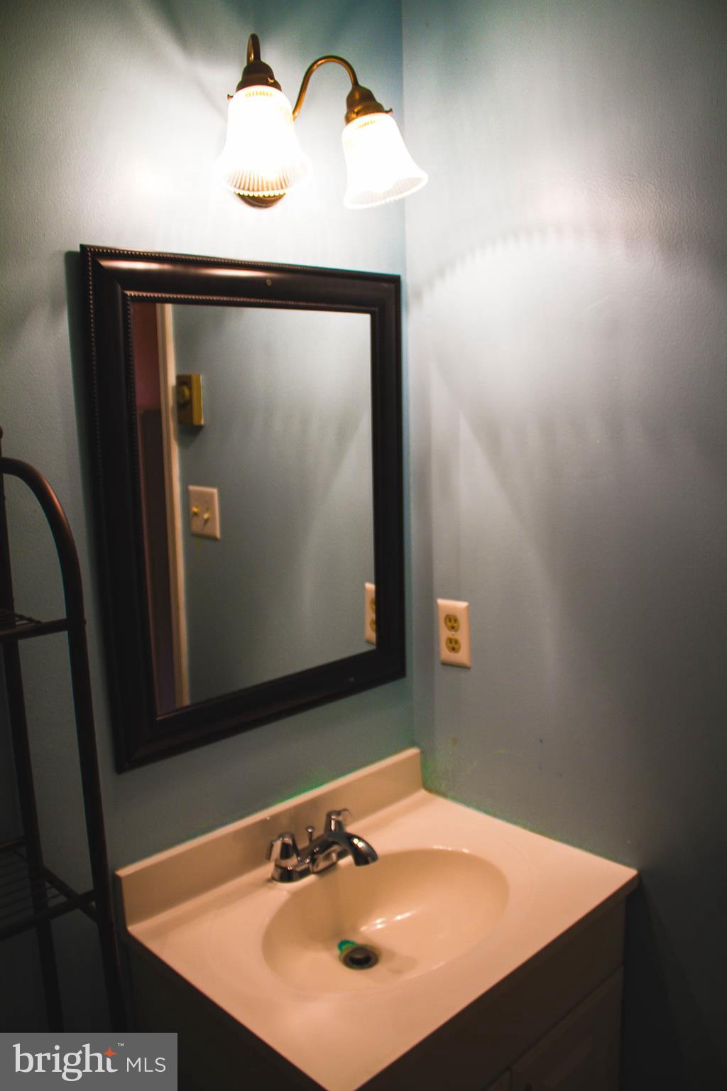 12268 Davis Road Remington, VA 22734 - Photo 24 of 31 Bath