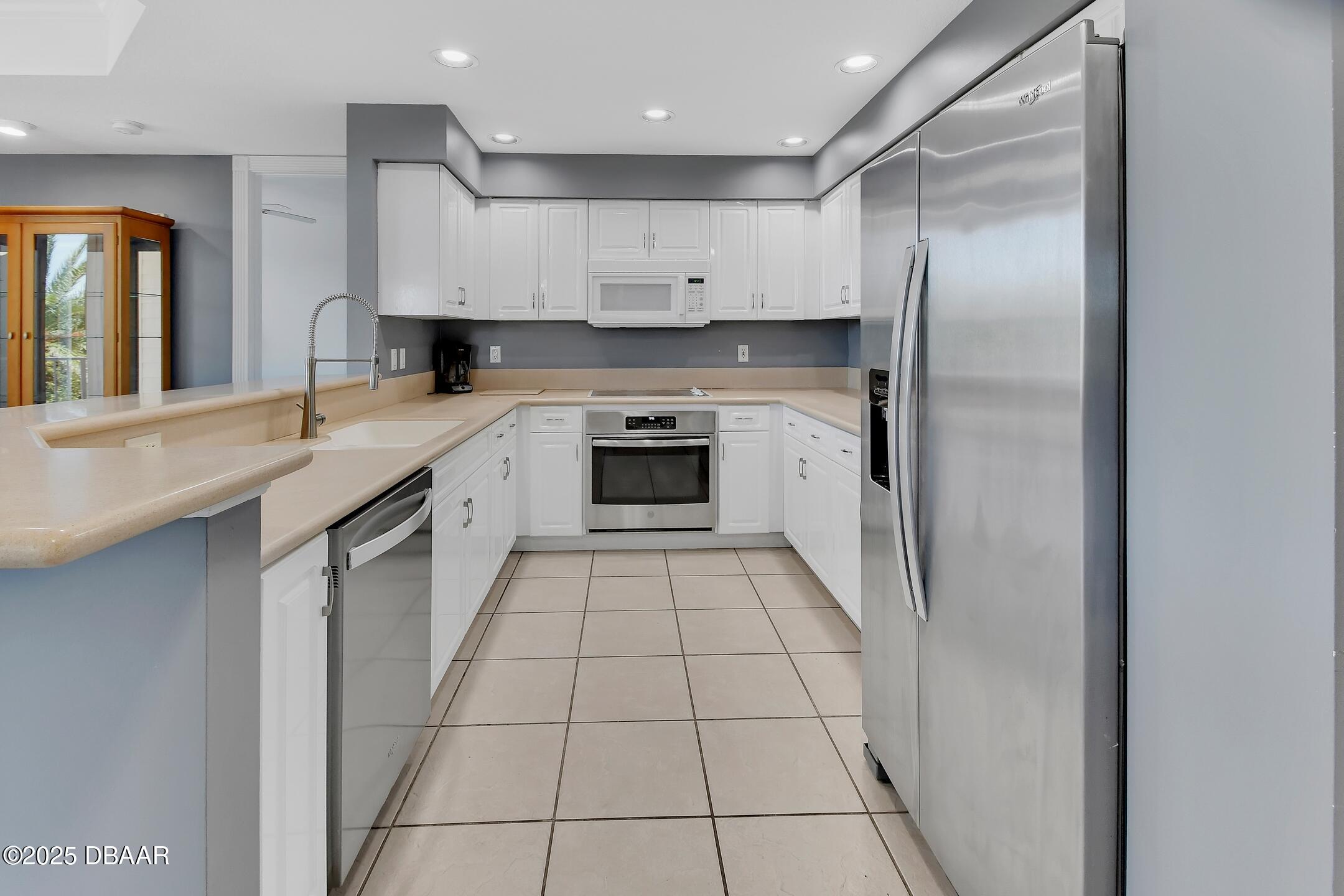 4623 Rivers Edge Village Lane, Unit 6308 Ponce Inlet, FL 32127 - Photo 33 of 55 9-Kitchen