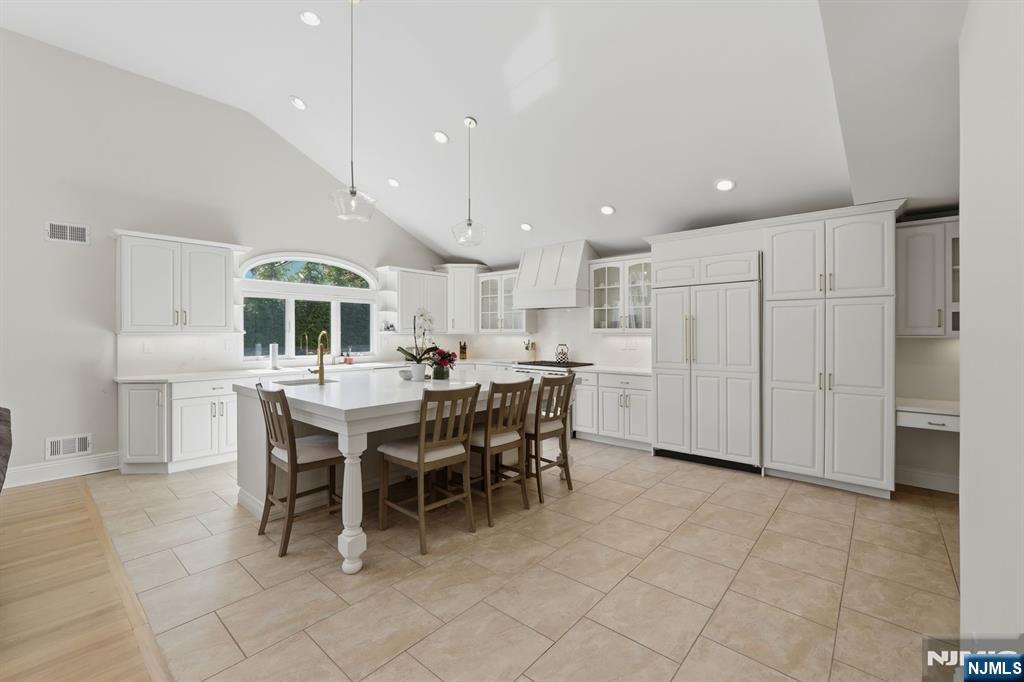 14 Congress Road Emerson, NJ 07630 - Photo 3 of 22