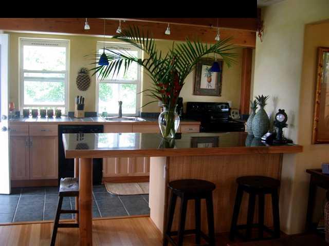438 Kaupakalua Road Haiku, HI 96708 - Photo 3 of 18 a dining room with furniture and window