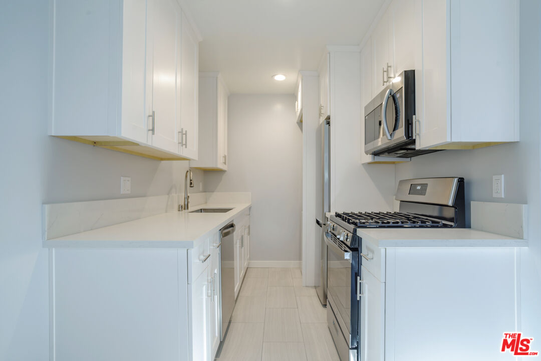 1116 San Rafael Avenue, Unit 2 Glendale, CA 91202 - Photo 10 of 16