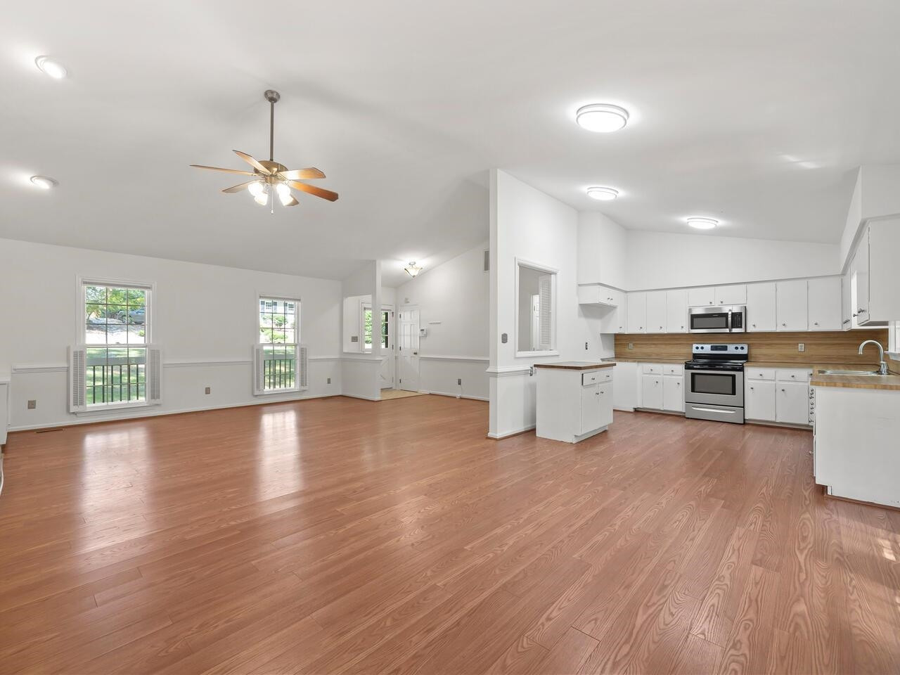 4504 Wenchelsea Place Raleigh, NC 27612 - Photo 8 of 27