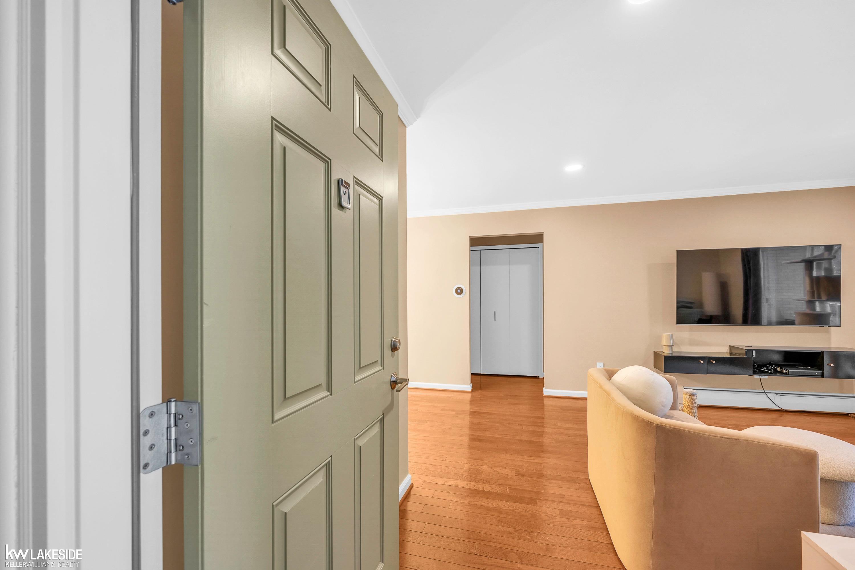 4909 South Crooks Road Royal Oak, MI 48073 - Photo 4 of 21 50163818-b8f90329-2b92-4a7c-bfeb-fdeb6aec8def.JPG