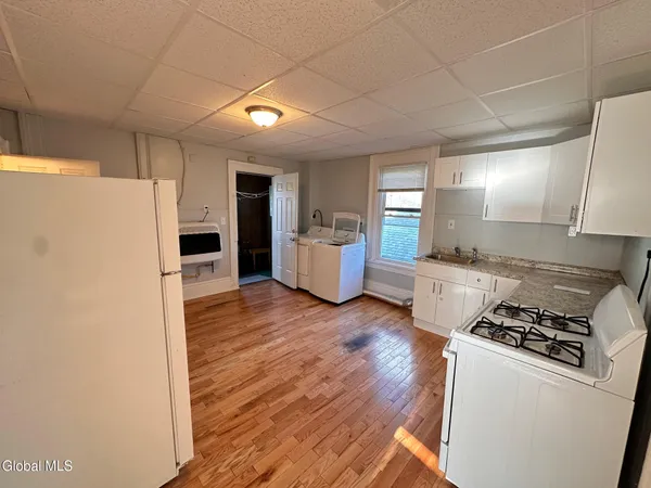 $1,400 | 129 Main Street, Unit 3, Cohoes, NY 12047