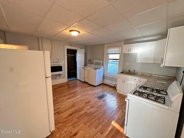 $1,400 | 129 Main Street, Unit 3, Cohoes, NY 12047