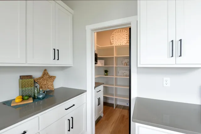 $673,000 | 4795 39th Street South, Fargo, ND 58104